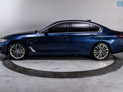 Used 2023 BMW 530e xDrive image 3