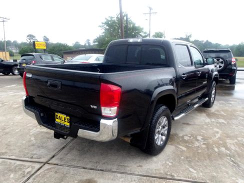 Used 2017 Toyota Tacoma SR5 image 11