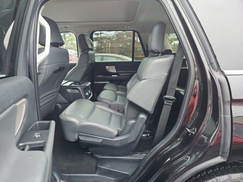 Used 2025 Ford Expedition Active image 11