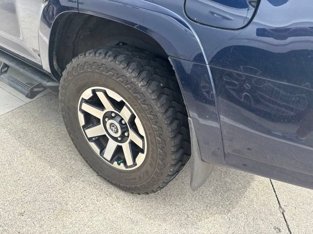 Used 2021 Toyota 4Runner TRD Off-Road AWD/4WD image 23