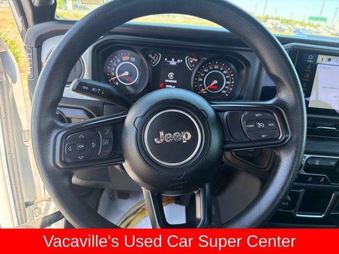 Used 2024 Jeep Gladiator Sport AWD/4WD image 14