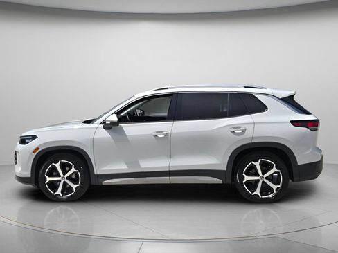 Certified 2026 Volkswagen Tiguan SE w/ Panoramic Sunroof Package FWD image 3