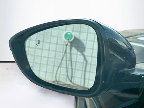 Used 2018 Honda Accord Touring image 16