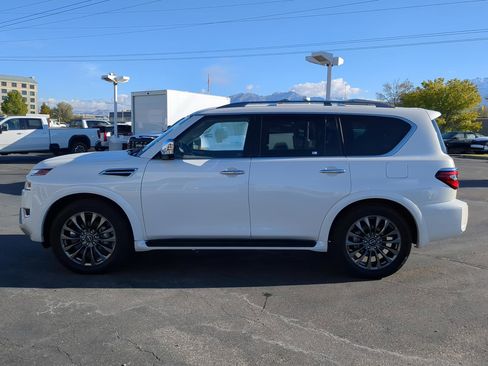 Used 2023 Nissan Armada Platinum w/ Captain's Chairs Package image 3
