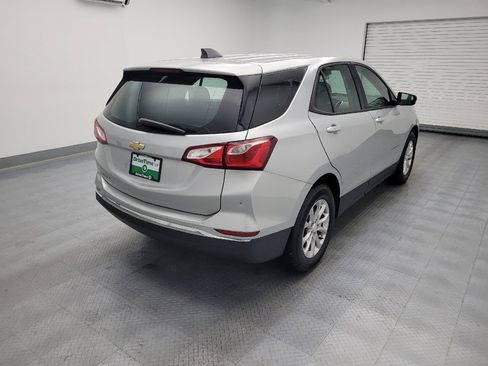 Used 2018 Chevrolet Equinox LS FWD image 9
