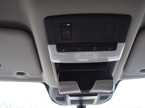 Used 2023 Nissan Rogue SV FWD image 40