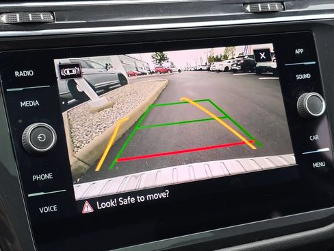 Used 2023 Volkswagen Tiguan SE w/ Panoramic Sunroof Package AWD/4WD image 4