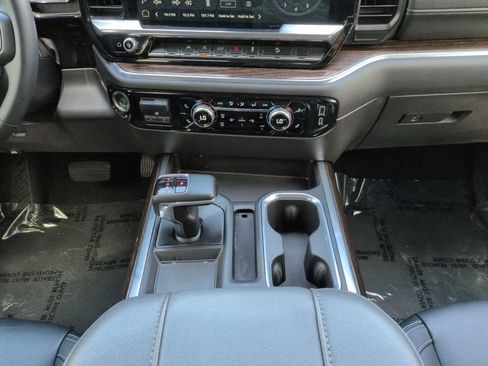 Used 2024 GMC Sierra 1500 Elevation w/ Preferred Package AWD/4WD image 18