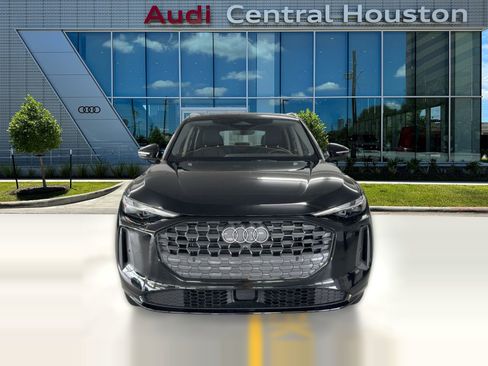 Used 2025 Audi Q5 Premium w/ Convenience Package image 5