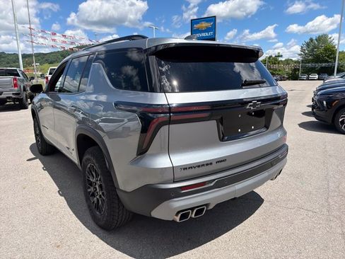 Used 2025 Chevrolet Traverse Z71 w/ Driver Confidence Package AWD/4WD image 6