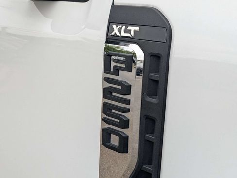 Used 2024 Ford F250 XLT AWD/4WD image 13