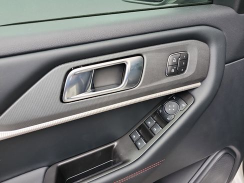 New 2025 Ford Explorer ST-Line w/ Premium Package image 16