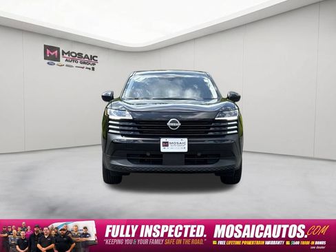 Used 2025 Nissan Kicks SV AWD/4WD image 2