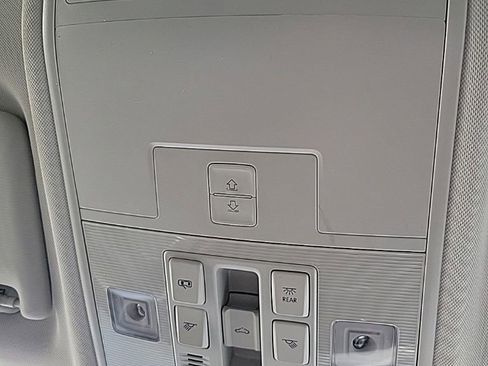 Certified 2023 Volkswagen Taos SEL image 10