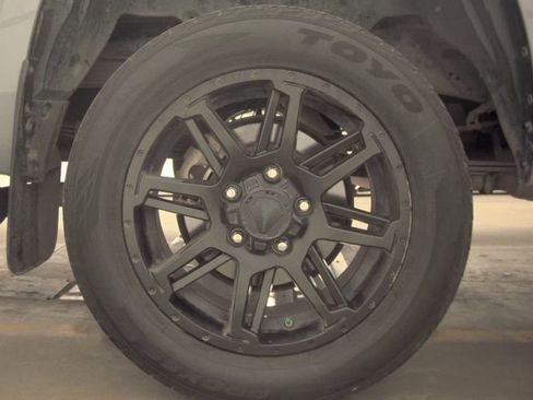 Used 2020 Toyota Tundra SR5 w/ SR5 Leather Package image 11