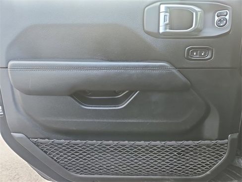 Used 2021 Jeep Wrangler Unlimited Sahara image 22