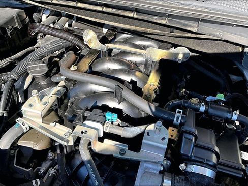 Used 2018 Nissan Titan SL image 33