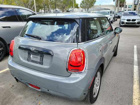 Used 2019 MINI Cooper 2-Door Hardtop w/ Signature Upholstery Package image 7