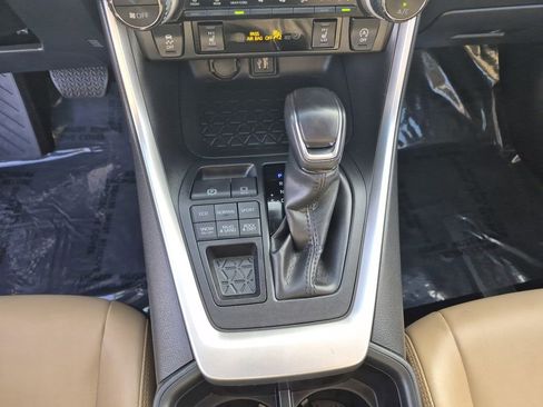 Used 2023 Toyota RAV4 XLE Premium image 9