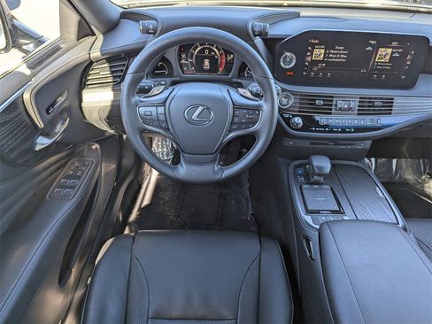 Used 2022 Lexus LS 500 image 7