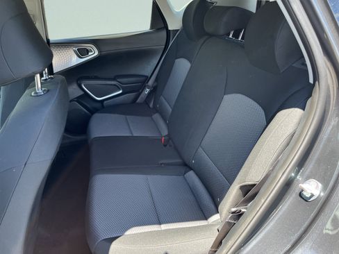 Used 2025 Kia Soul LX w/ LX Technology Package FWD image 27
