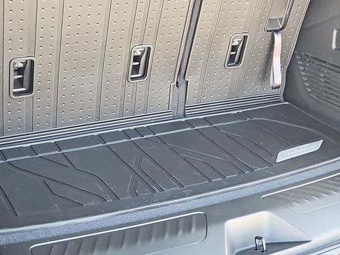 Used 2026 Chevrolet Tahoe LS AWD/4WD image 23