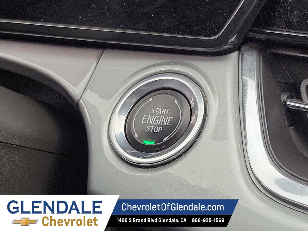 Used 2025 Chevrolet Trax LT FWD image 33