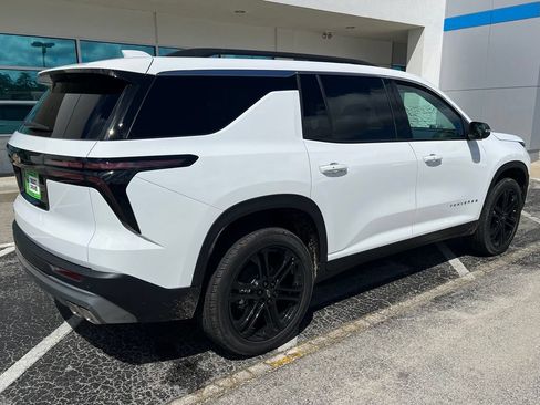 New 2027 Chevrolet Traverse LT FWD image 4