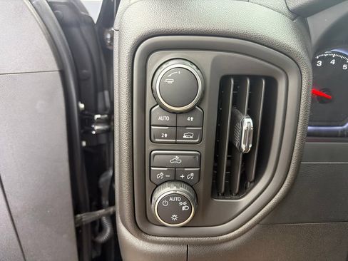 Used 2022 Chevrolet Silverado 1500 Custom w/ LPO, Blackout Package AWD/4WD image 16