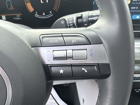 Certified 2025 Hyundai Kona SEL image 22