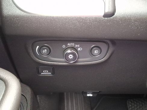 Used 2021 GMC Terrain SLT image 22