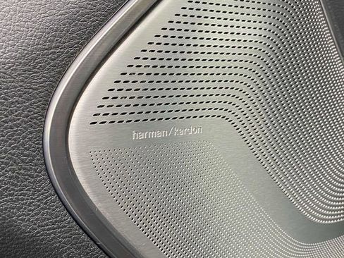 Used 2020 RAM 1500 Limited w/ Black Appearance Package image 24