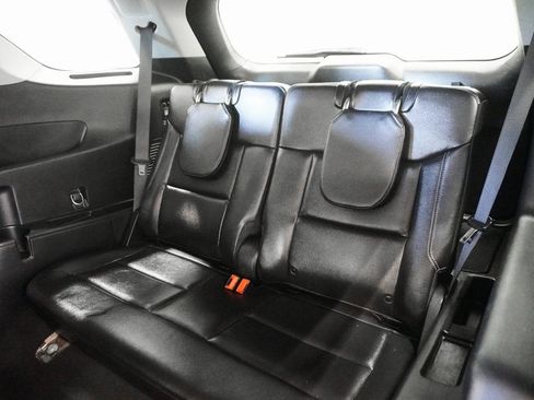 Used 2023 Ford Explorer Limited w/ Equipment Group 301A image 17