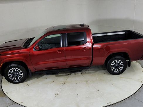 Used 2025 Nissan Frontier SL image 16