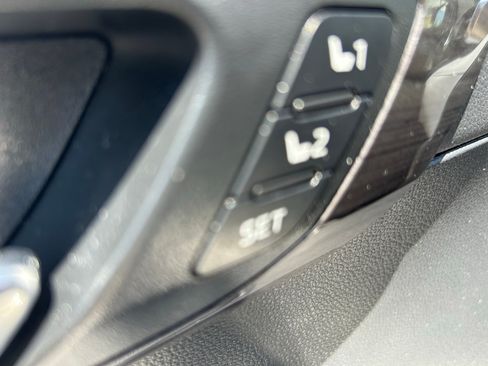Certified 2021 Toyota Highlander Platinum AWD/4WD image 17