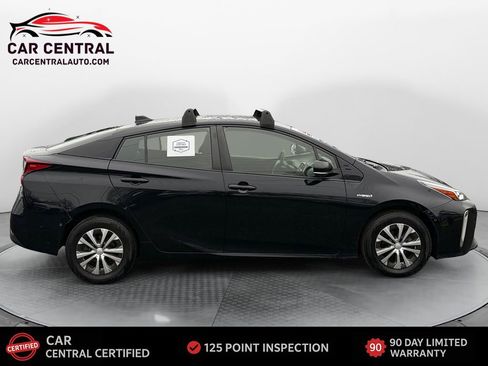 Used 2020 Toyota Prius LE image 6