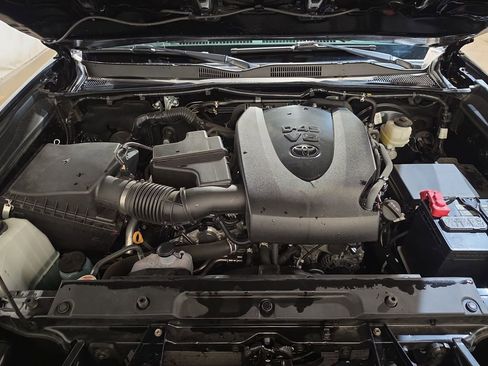 Used 2023 Toyota Tacoma SR AWD/4WD image 17