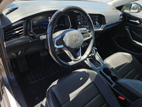Used 2024 Volkswagen Jetta SE FWD image 11