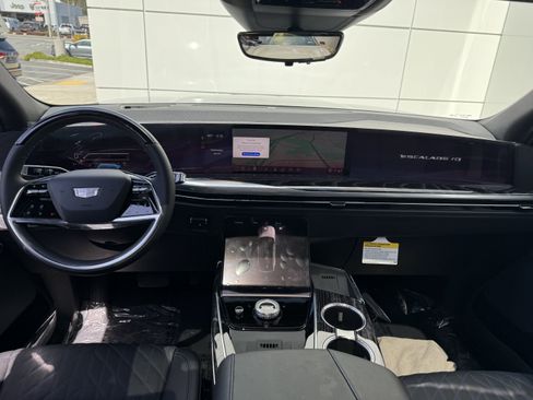New 2025 Cadillac Escalade IQ Sport 1 w/ Smart Trailering package image 19