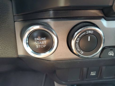Used 2020 Toyota Tacoma TRD Sport AWD/4WD image 22