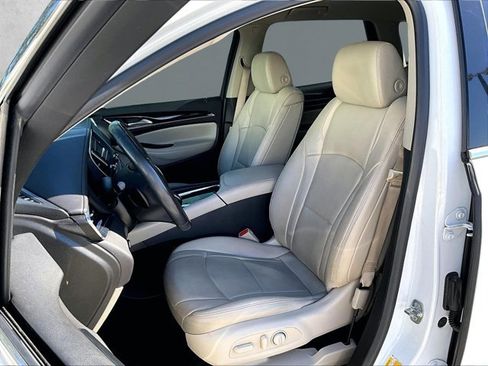 Used 2020 Buick Enclave Essence image 27