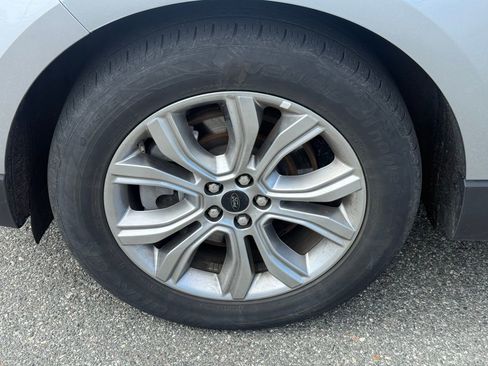 Used 2024 Ford Edge Titanium image 11