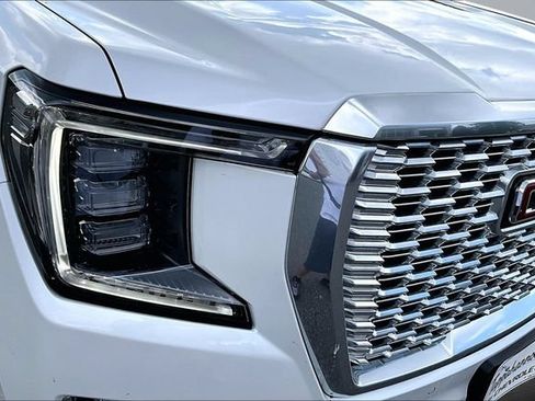 Used 2023 GMC Yukon Denali w/ Denali Reserve Package AWD/4WD image 31