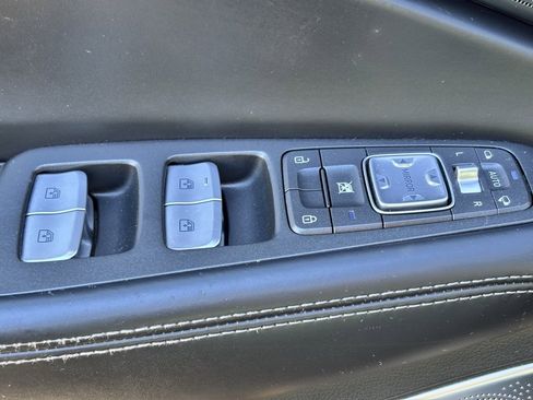 Used 2017 Genesis G90 5.0 Ultimate image 13