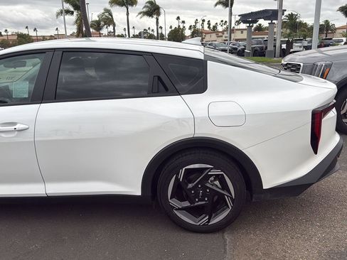 Used 2025 Kia K4 EX image 5