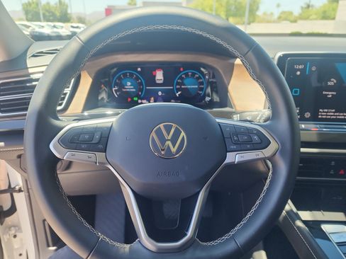 Certified 2026 Volkswagen Atlas SE w/ Panoramic Sunroof Package AWD/4WD image 9
