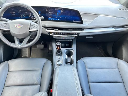 Used 2024 Cadillac XT4 Premium Luxury image 14