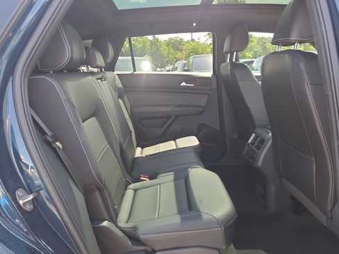 Used 2023 Volkswagen Atlas Cross Sport SE w/ Panoramic Sunroof Package AWD/4WD image 17