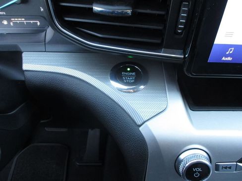 Used 2021 Ford Explorer XLT w/ Equipment Group 202A image 14