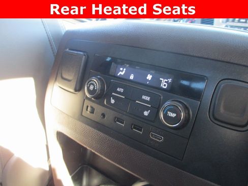 Used 2018 GMC Yukon Denali w/ Denali Ultimate Package image 28